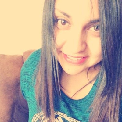 Alegre,egocentrica,mama de un hermoso bebe,ninfomana,aweona aveces,loca, sencible,chistosa, y soy una washa de mierda xDcon una familia grande pero sola