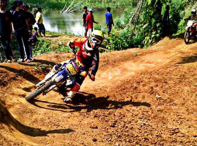 05 october 1999 . Argamakmur,bengkulu