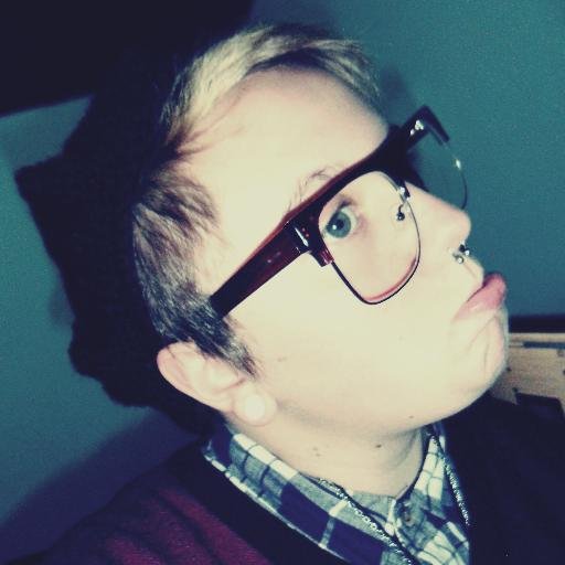 Lesbian. Escorpião. Guitarrista. Curitiba. BR.