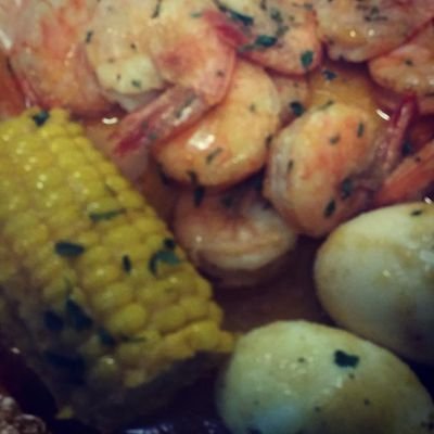 locally black own restaurant started in 2005 by ERIC McKinnon Sr. Specializing in the best seafood inthe world. Most know for it signature garlic crabs.