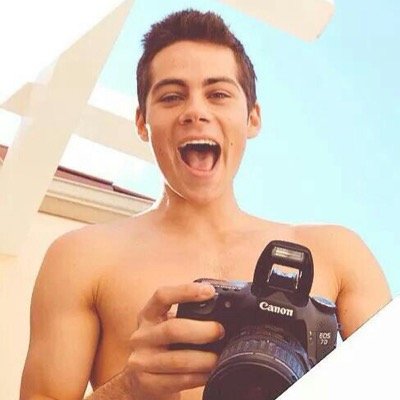 Siempre Grey. 'Porque puedo' eso no funciona asi. ¿Mi chica? Pagan Moore. ¿Mi todo? Sigue siendo ella.