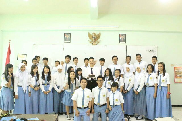 dheea_safiraaa's profile picture. Nothing's special. Just be yourself. And follow @andytarestianaa