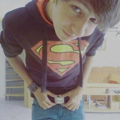 Un chico mas.