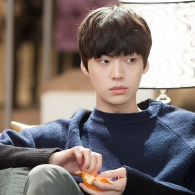 Starcome_YJ's profile picture. [별에서 온 그대 Parody Account] 천윤재 (안재현 분) / 극단적으로 시니컬한 송이 남동생 / 23세 / l'm not real An Jaehyeon. / 대사는 별글 / 봇, 패계 맞팔 안 합니다.