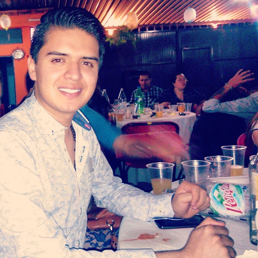 Estudiante de Mercadotecnia, Dirigente de Red Joven y mas...