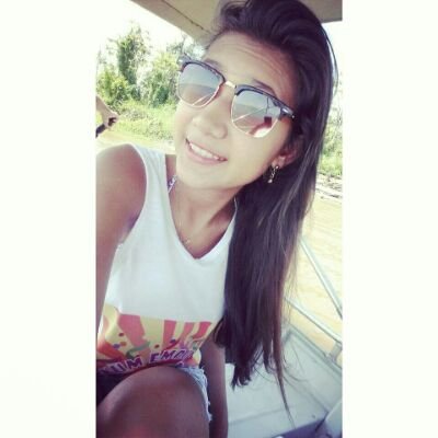 Apenas uma garota ✌