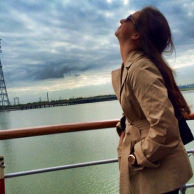 nikkiminiet's profile picture. 