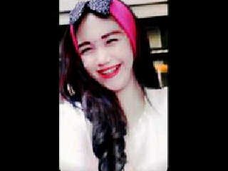 hey! i'm bella damala :D followback just mention yaaa :*
