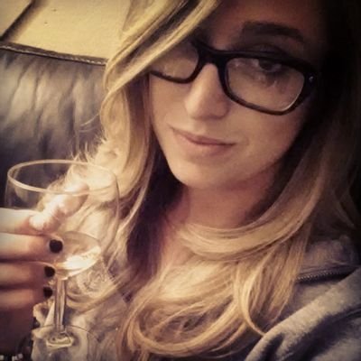 heytherebets's profile picture. this is how i see things.