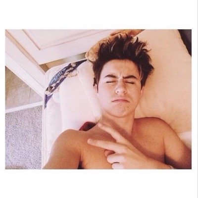 follow @regaldallas since i gave you a free follow it means alot thank you
