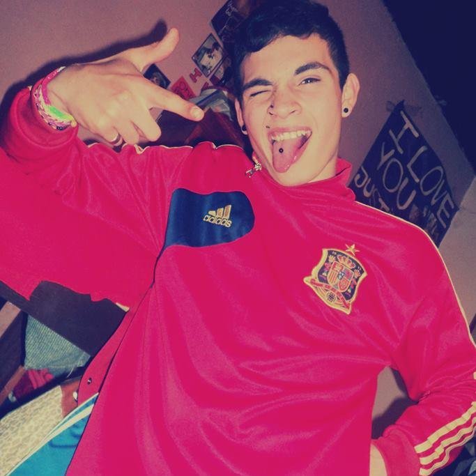 SABES MI NOMBRE PERO NO MI HISTORIA ;)(♥) ©/  ♥ Pequeños momentos, grandes recuerdos l)