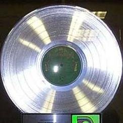 The Mix King aka Steve Sola , responsible for over 20 Million records sold.GOLD, PLATINUM AND MULTI PLATINUM ALBUMS RIAA Awards 
http://t.co/VoKMSZpQh2