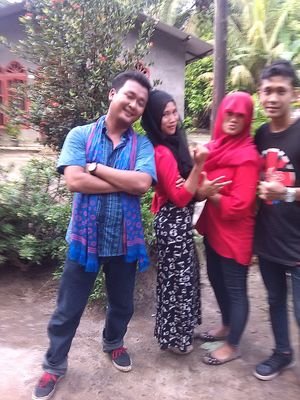 HIDUP LAH SEPERTI POHON PEPAYA WALAUPUN PAHIT TETAPI BISA MENGHASILKAN BUAH YANG MANIS
 my pin bbm 7edcfd70
http://t.co/Ufs0fBexes