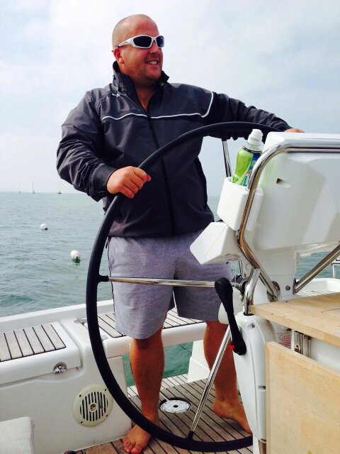 Has four lovely children and an amazing wife enjoys golf love football hard working geezer.!!!