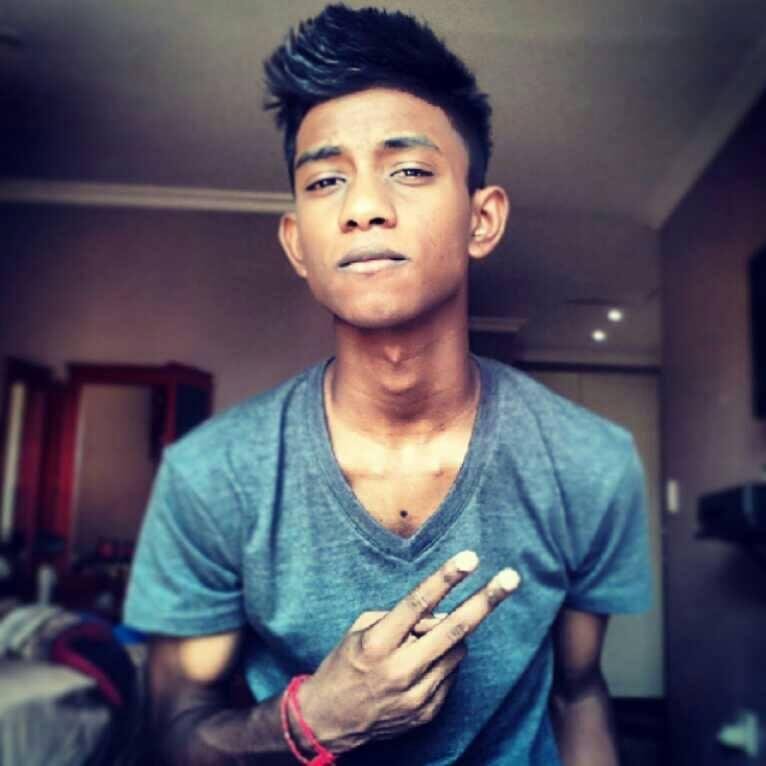 17 year old Facebook Entertainer from South Africa, Johannesburg .. I make vines featuring meeee! and I Post them up on my FB page Brandon_10