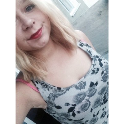 I may be ugly but my taste in music is better than yours. Bieber, Cats and Coffee. that's all.