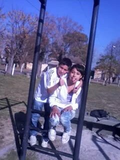 UN PIBE NO ES ADICTO POR Q QIERE UN PIBE ES ADICTO POR Q SIENTE Q NADIE LO QIERE POR ESO EL SE IERE