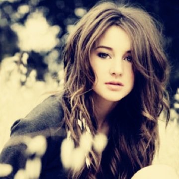 I love a lot and hate very little. hurt anyone i care you will die. [18+] [BI] [Single] [PJO] @GoldcnEyedCat is mine if you hurt her I will end you..