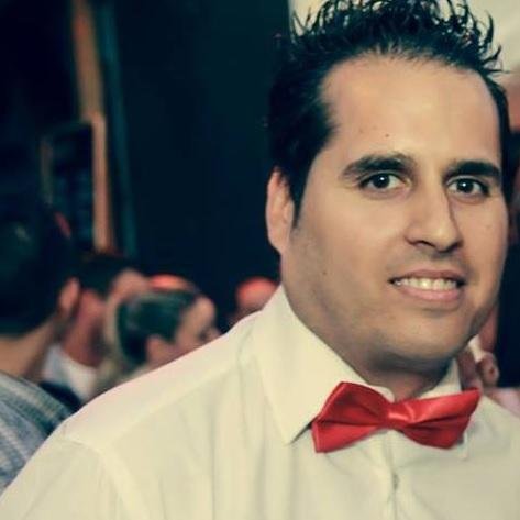Formándose como #Actor y haciendo sus pinitos en el mundo #Audiovisual ( #Cine y #SeriesTV ). Además experto organizador de #Eventos y #Fiestas