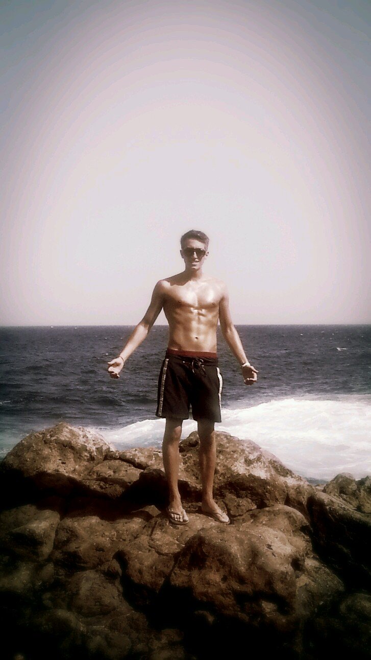 rwdesign3D's profile picture. étudiant en infographie 3D fb: Raphaël Wessels