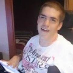 Campaña solidaria para financiar una silla de ruedas que mejore la calidad de vida de Borja, un joven de Zaragoza con parálisis cerebral.