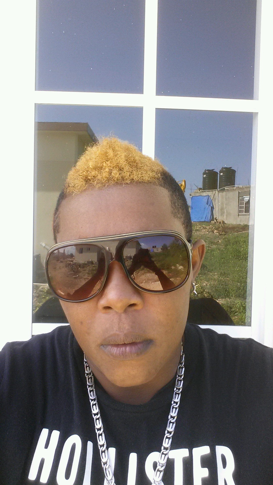 I'm lyrical peppa female dj/songwriter, born an raise in central village St catherine