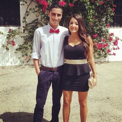 Graduada en magisterio de Ed. física ,fiesteraaaa a topeee y muy amiga de sus amigos. Carpediem!!!