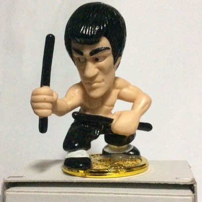サッカー馬鹿、空手万年初心者、日の丸君が代は私の誇り。でも右翼ではありません。(右派です。)あたりまえの日本人です。日本人であることを誇りに思います。
