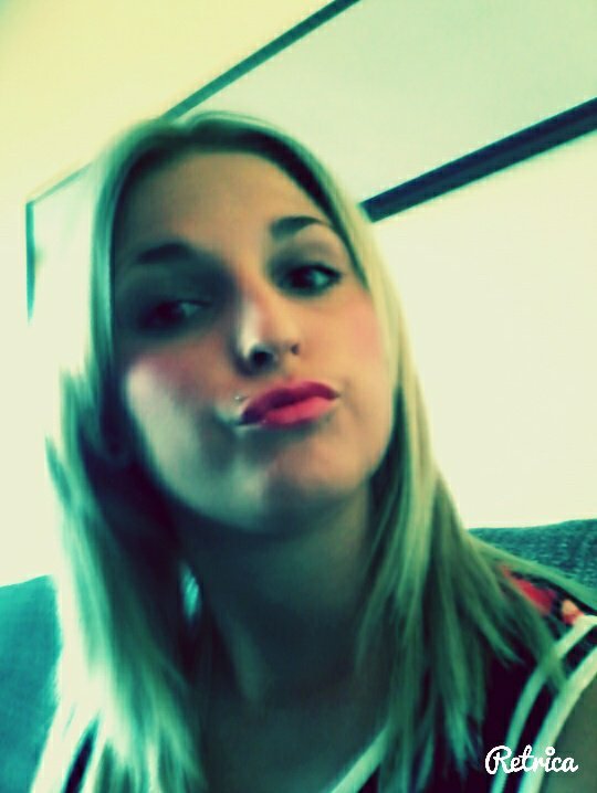 sandrag64180327's profile picture. 