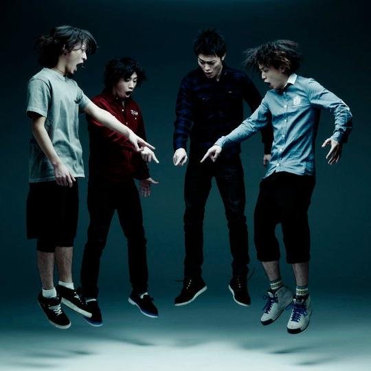 Vokals : Taka

Guitar  : Toru

Bass    : Ryota

Drum   : Tomoya