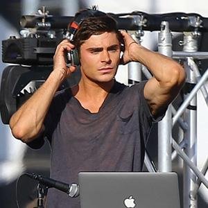 Unofficial, fan-operated twitter for the EDM-themed movie 'We Are Your Friends' starring Zac Efron, Emily Ratajkowski & Wes Bentley. Out on DVD!