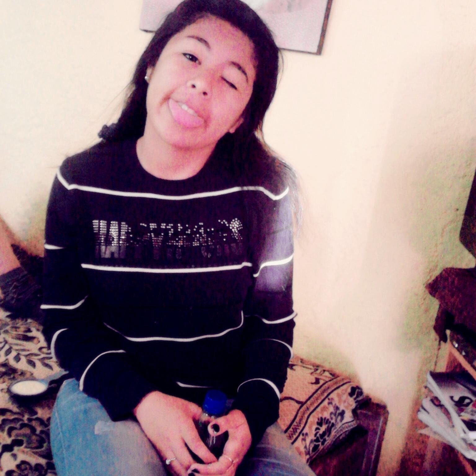 HHola♥
Beliebeer♥ Teamo Porta :)