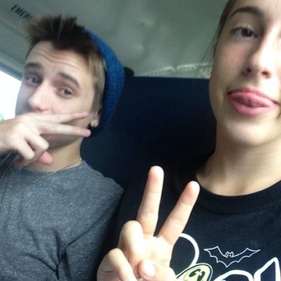 Melvin9Amanda's profile picture. • grunge teen • hippie • weird • lover of @coke + red lipstick • // fashion // music • 卌 • idk what else to say except love and be loved☽ ✙