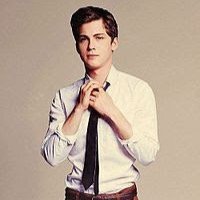 Estudiante del mejor colegio de magia y hechiceria, 7 curso y miembro de la casa Gryffindor. #RolMFE