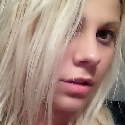 charosello's profile picture. hi