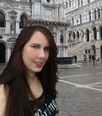 EazEmma Profile Picture