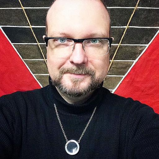 Digital service designer | Scifi, movie and comics geek | Photographer | Art enthusiast