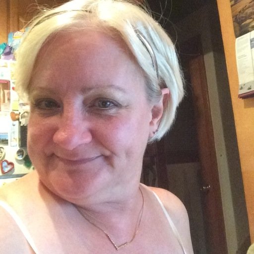 kitty_p's profile picture. Specializing in sharing ur feelings w/ fresh flowers. florals|Plants|gardener|Herbs https://t.co/Gk8bmijad1… #localbiz 414.331.0272