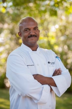 Executive sous chef at Blanco Cantina + Cocina. Major Yankees fan. Ops supervisor for The Shanty. Follow me on Facebook. Background in EMS and themeparks.