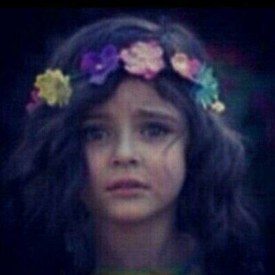 ‏‏‏‏فتاهه في اجمل مراحل عمري خجولة مع الغرباء عاشقة للضحك والوناسه مزاجية ذات مفردات عنيدهه اتحدى بعفوية اصمت احيانا لذا لاحد يفهمني ..~abha..
