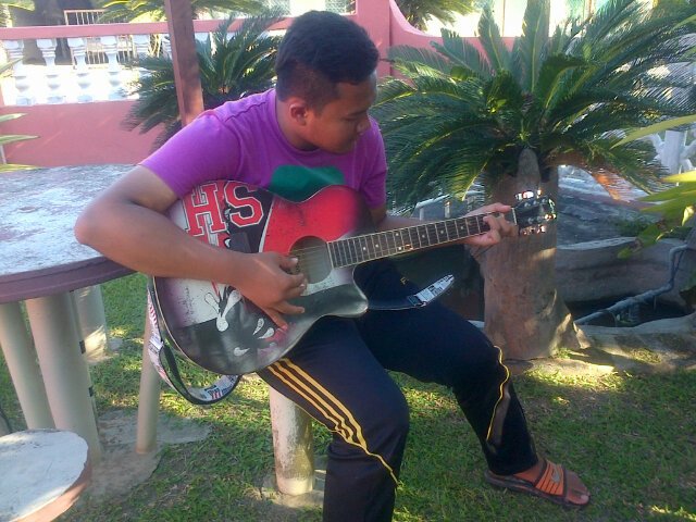 enolzikriey's profile picture. 06/04/1998 id- enolzikriey123 second acc enolzikriey