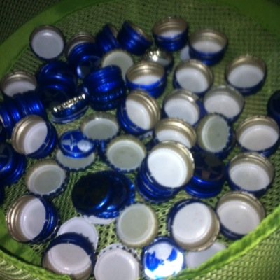 Club-Mate Deckel Zähler Account von @Einhornvieh Twittere, wenn ich neue Mate-Deckel habe, und wieviel. Und Geschenkwünsche.