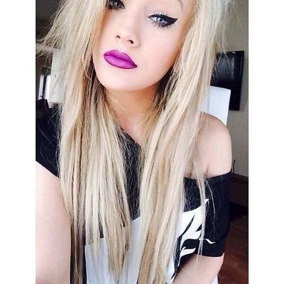 «Allora alza le tue mani, ragazza, come se il soffitto non potesse contenerti.» || ☾