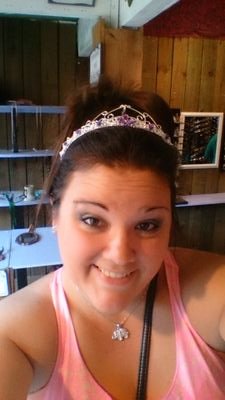 Heidiann1983's profile picture. Hey ya'll. It's finally time to get on the twitter band wagon. So here I am world.... Show me what you got ;-)