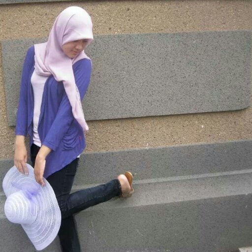 aku bukan orang yang hidup menggunakan topeng.