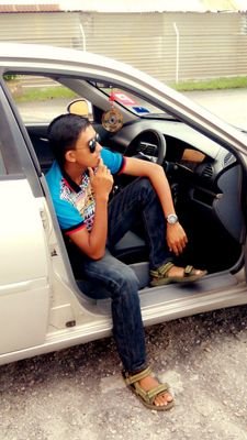 harraznazri_'s profile picture. TaKεN