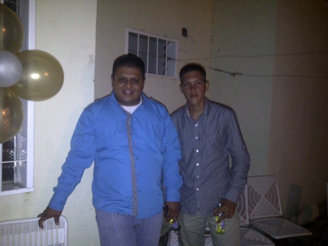 MUY TRABAJADOR Y LUCHA X LO Q QIERE