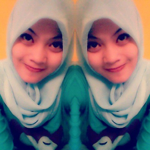 thyzumia's profile picture. 