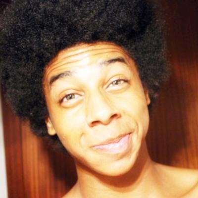 MedeirosDrew's profile picture. Jason Im 17 Singer/guitarrist/songwriter/code gamer.
Soubuedabuedafixe segue me e serás tambem *-*