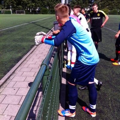 17 jaar|Voetbal|Gitaar|Skaten|Red Hot Chili Peppers|Bring Me The Horizon